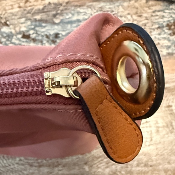 Mia & Tess - Nylon Tote and Cross Body Bag in Dusty Rose - Picture 10 of 12